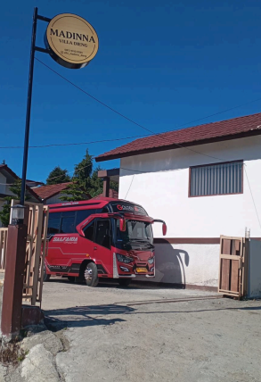 Shuttle minibus